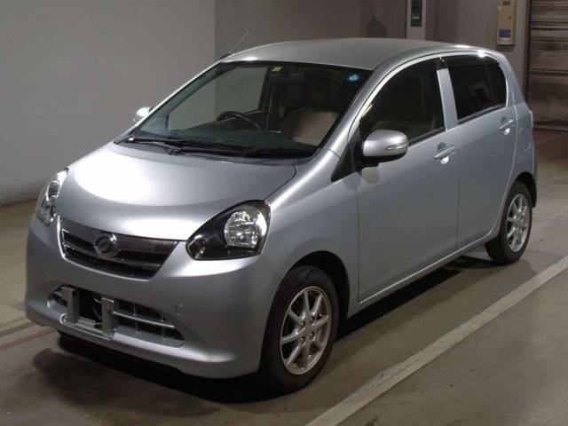 4258 DAIHATSU MIRA E S LA300S 2011 г. (TAA Chubu)